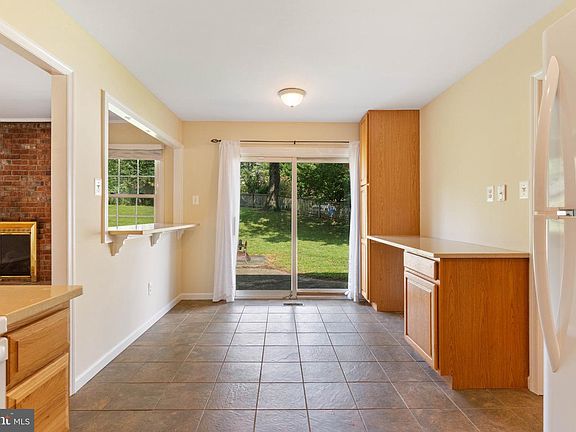 5th image of 4819 Riverton Ln