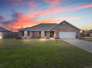 2605 E Robinwood Dr, Lake charles, LA 70611