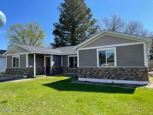 1204 University Ave, Williston, ND 58801
