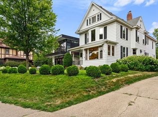3217 E Bde Maka Ska Pkwy, Minneapolis, MN 55408