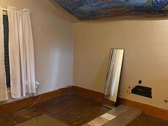 3rd image of 421 W Frank St
