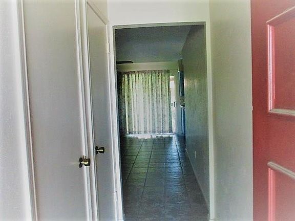 3rd image of 2717 Lake Gardens Dr
