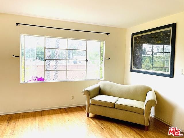 1st image of 1922 Tamarind Ave APT 10