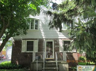 219 D St, Middlesex, NJ 08846