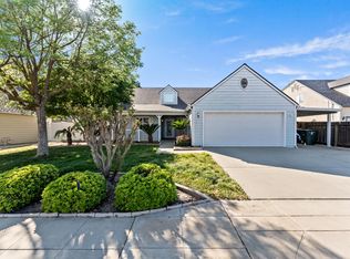 22 N Bliss Ave, Clovis, CA