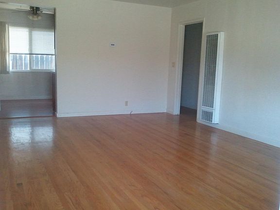 3rd image of 1329 Park Dr #3