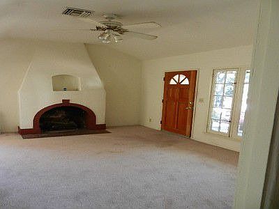 2nd image of 4614 La Crescenta Ave