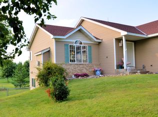 1004 Wentlock Ct NW, Isanti, MN 55040