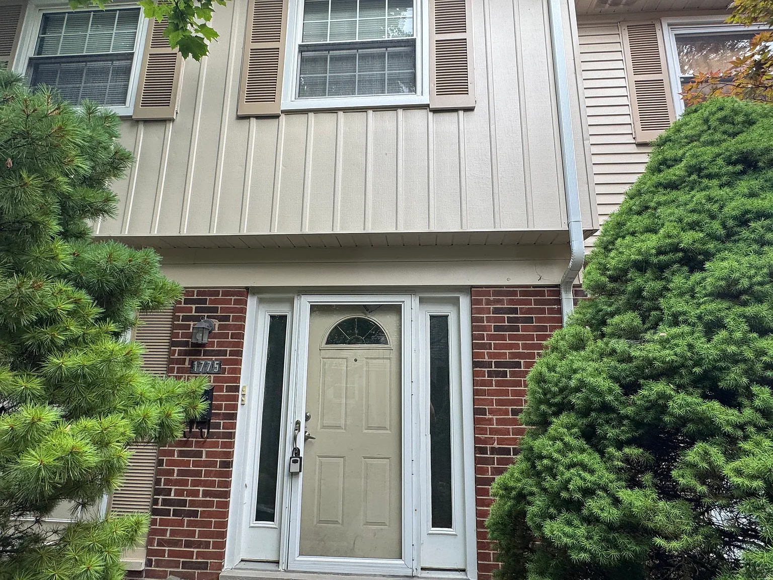 2 bed, 1.5 bath, 1167 sqft, $1,800 — Photo 2