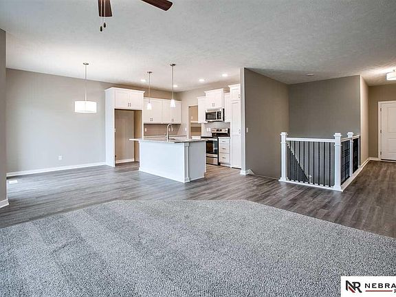 5th image of 4442 Leawood Dr