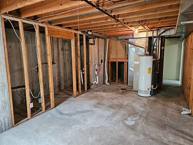 206 W Grand Ave — Photo 11