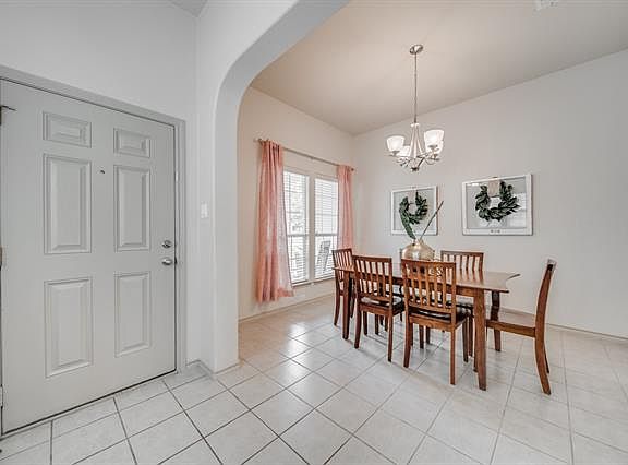 5th image of 5037 Holliday Dr