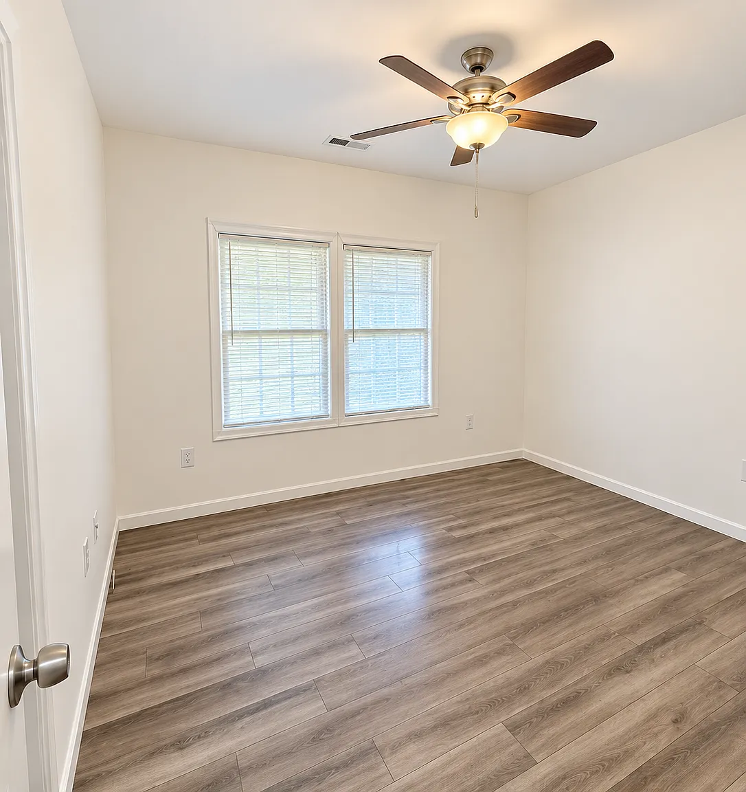 3 bed, 1302 sqft, $2,000 — Photo 3