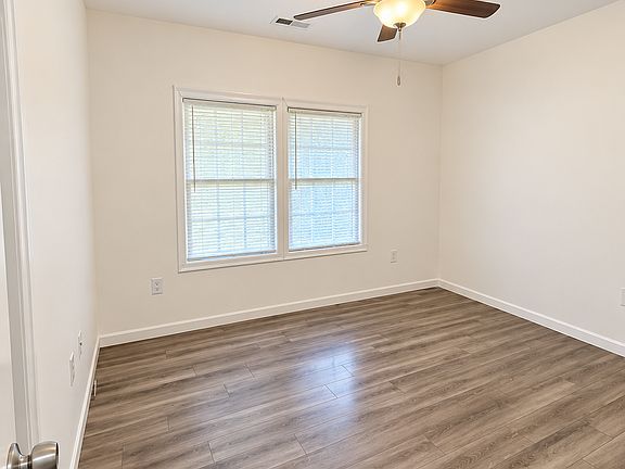 3rd image of 218 James Ave