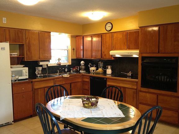 4th image of 127 Kent Dr
