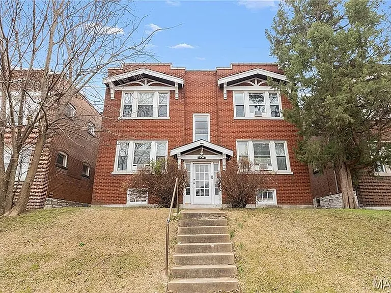4234 Dewey Ave — Photo 1