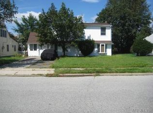 55 Grey Ln, Levittown, NY 11756