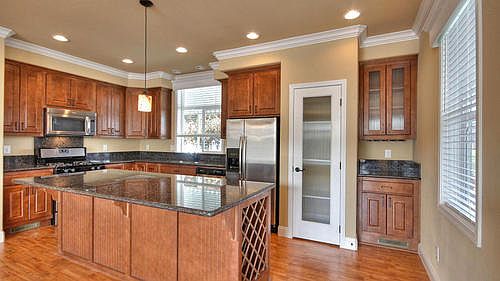 1st image of 300 Chateau La Salle Dr
