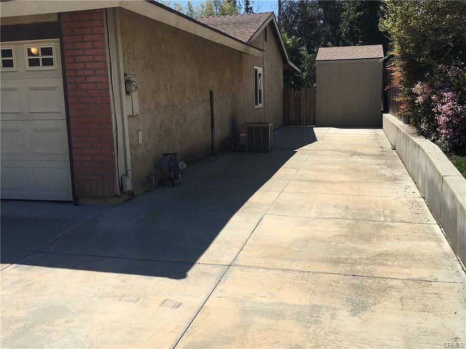 2nd image of 3805 Bayberry Dr