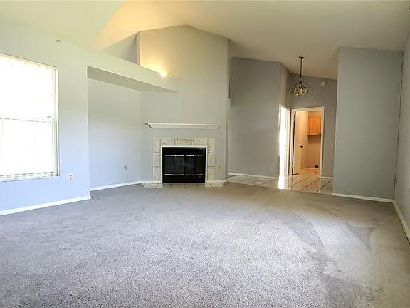 4th image of 1202 Tuxford Dr
