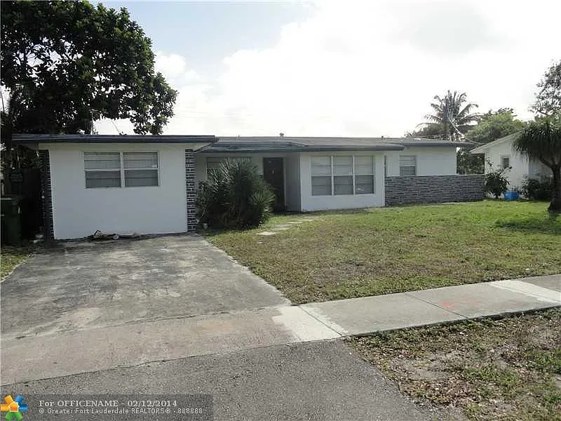 1906 NW 36th St #ROOM RENTAL