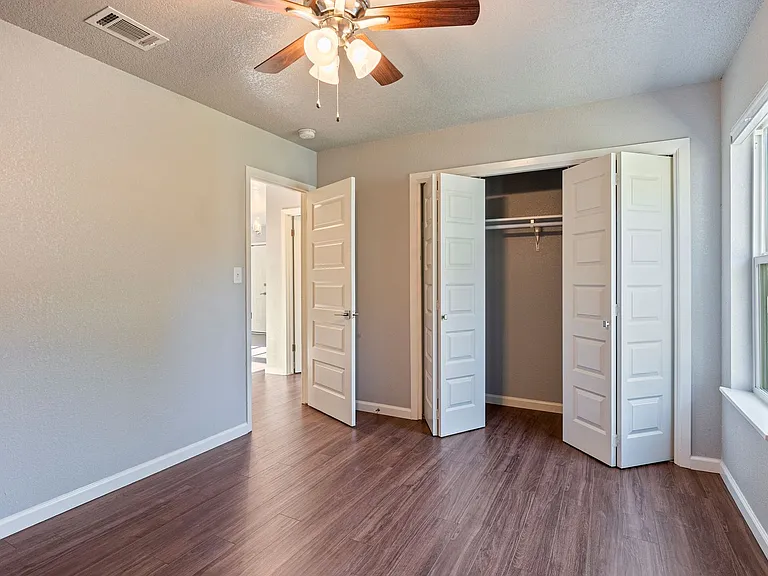 5708 Blythewood Dr — Photo 17