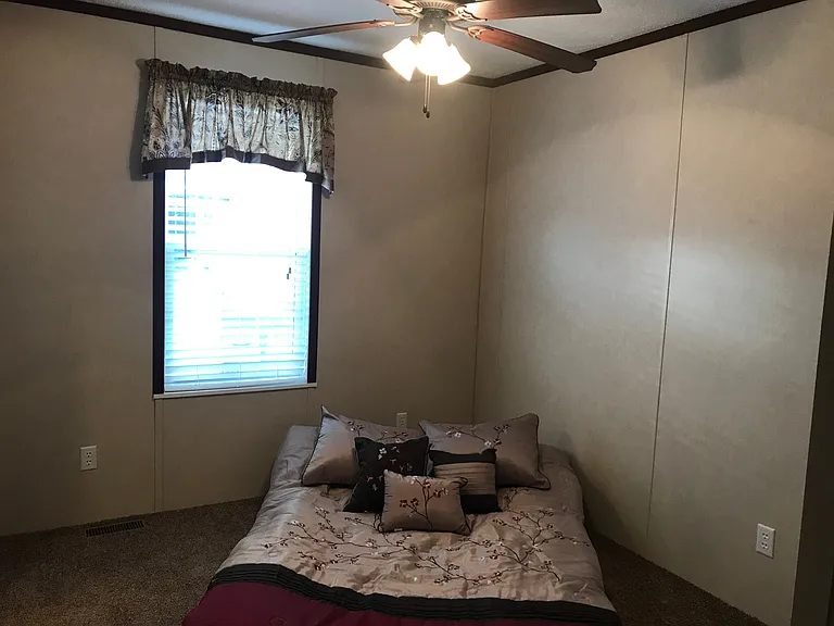 Reynolds Senior Village — Photo 28