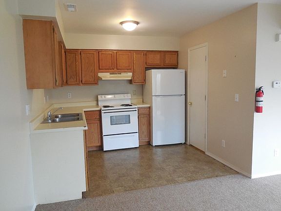5th image of 1811 Sir Lancelot Dr APT 2A