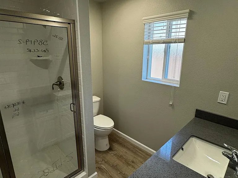 4834 N Fruit Ave — Photo 10