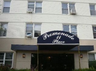 11 Wooleys Ln APT 1P, Great Neck, NY 11023