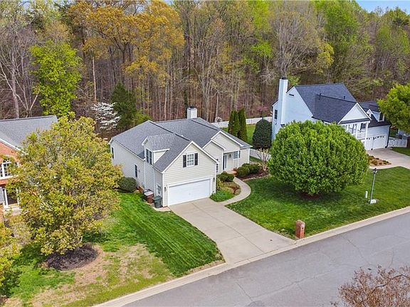 2nd image of 214 Lucas Park Dr