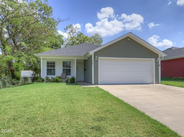 741 N Oak St, Webb City, MO 64870