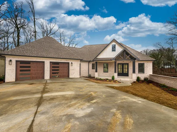 559 Hunter Point Cv, Muscle Shoals, AL 35661