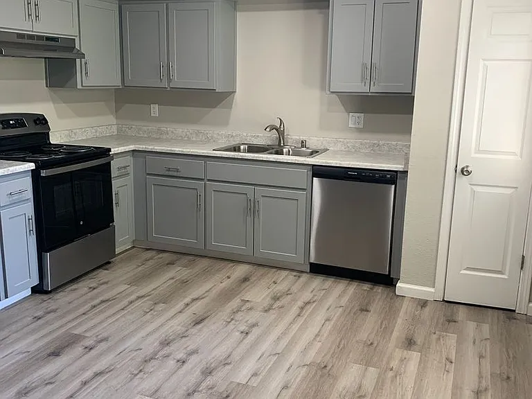 Dry Creek Apartments — Photo 41