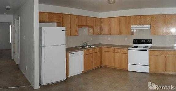 4th image of 400 W Dale Ave APT A