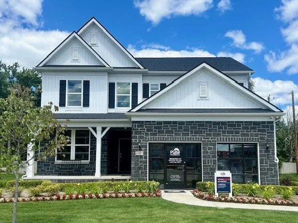 6001 Winsford Ln, Clarkston, MI 48346