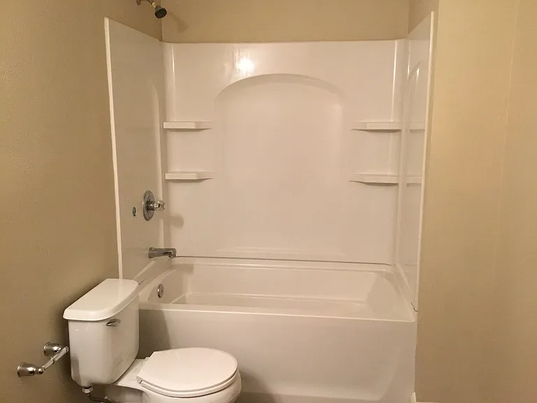 2320 Brian Lakes Dr E — Photo 15