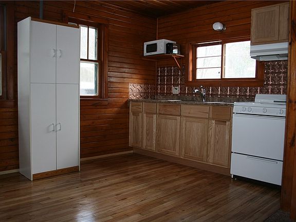 3rd image of 3677 N Adams Road N