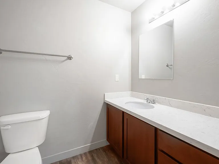 722 E 150 N — Photo 10