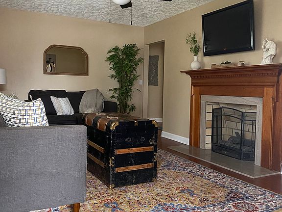 5th image of 1604 Brittany Ln