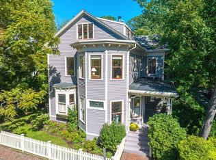 32 Avon Hill St #A, Cambridge, MA 02140