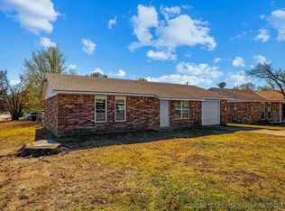416 NW Aledo Dr, Bartlesville, OK 74003