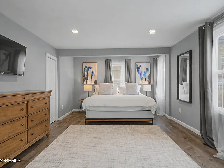 148 Heck Ave — Photo 15