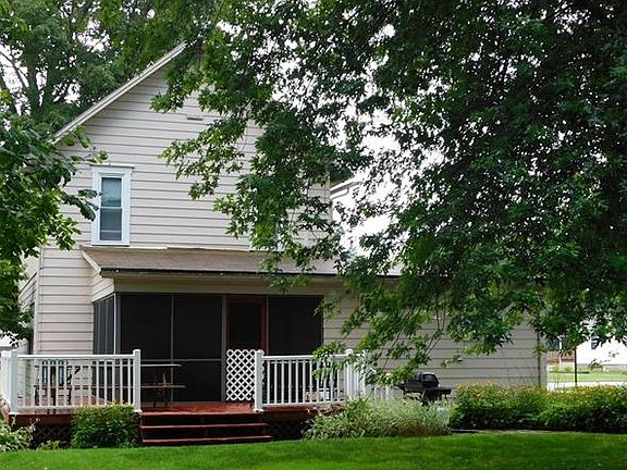 5th image of 303 E Prairie St