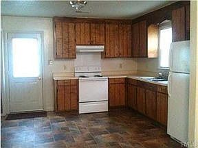 4th image of 609 White St