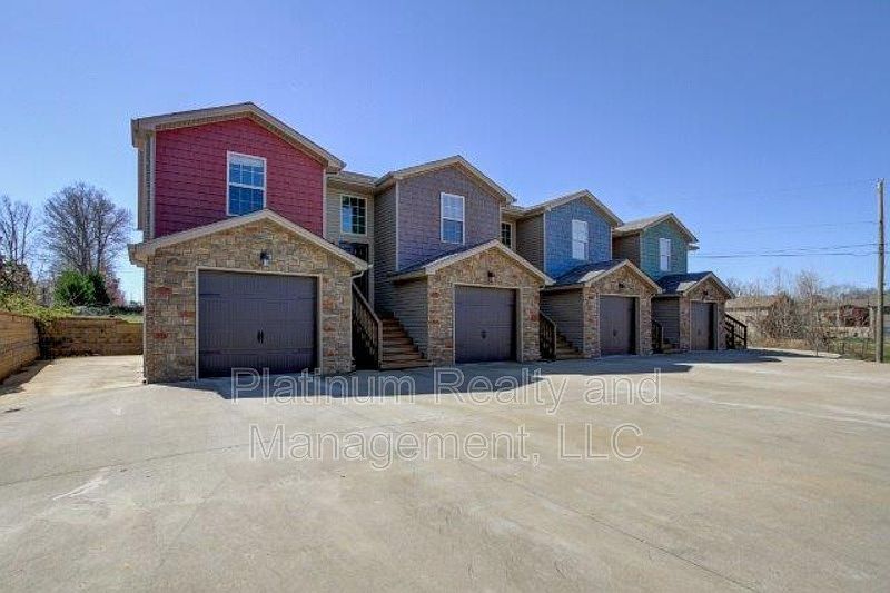 1st image of 1716C Thistlewood Dr #C
