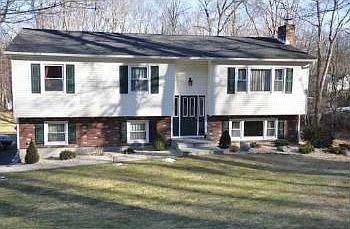 1st image of 100 Edgewood Dr