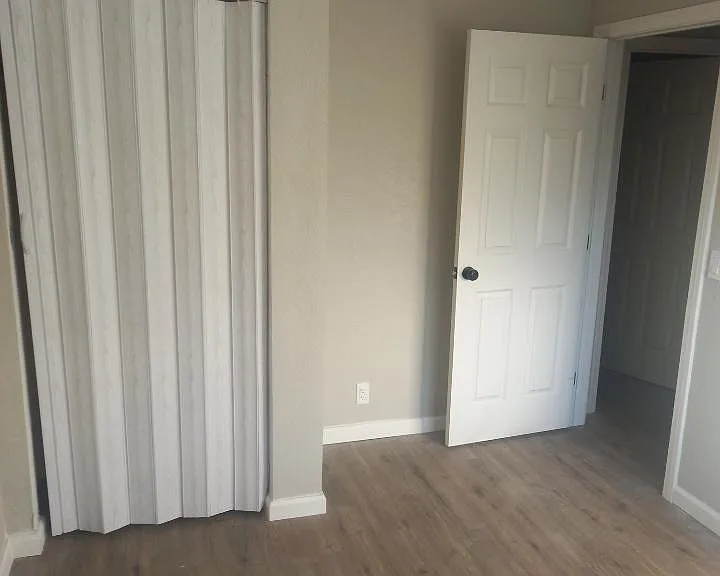 1342 Oak St #2 — Photo 12