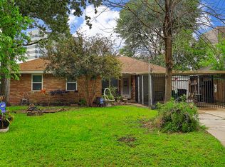 1043 W 30th St, Houston, TX 77018