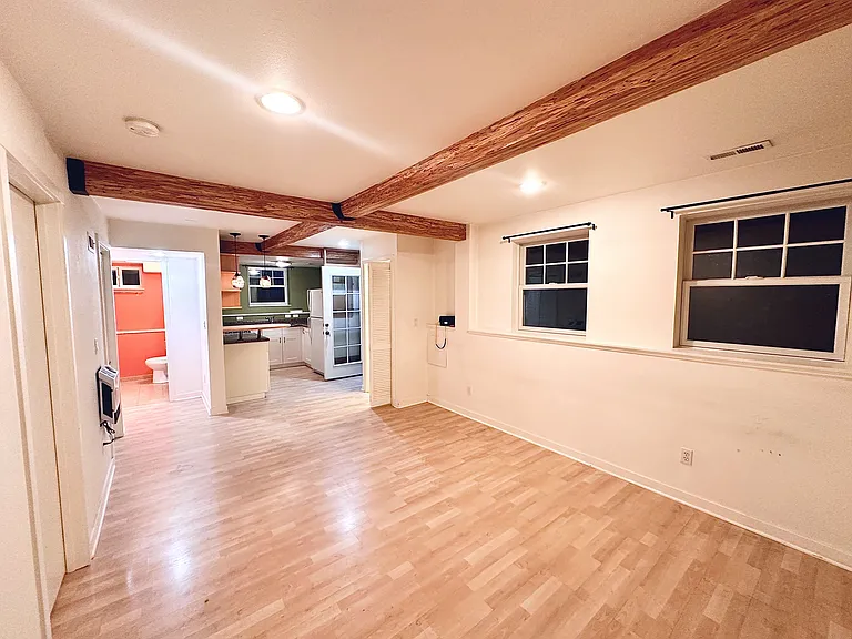 10749 Palatine Ave N #BASEMENT — Photo 1